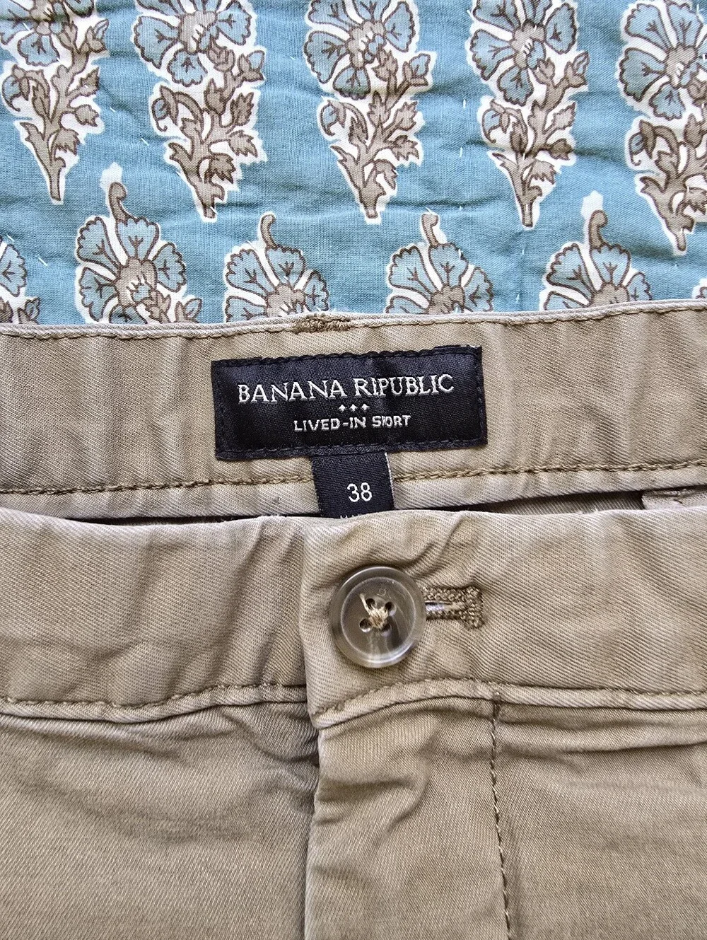 Banana Republic Lived-In Short Men's Size 38